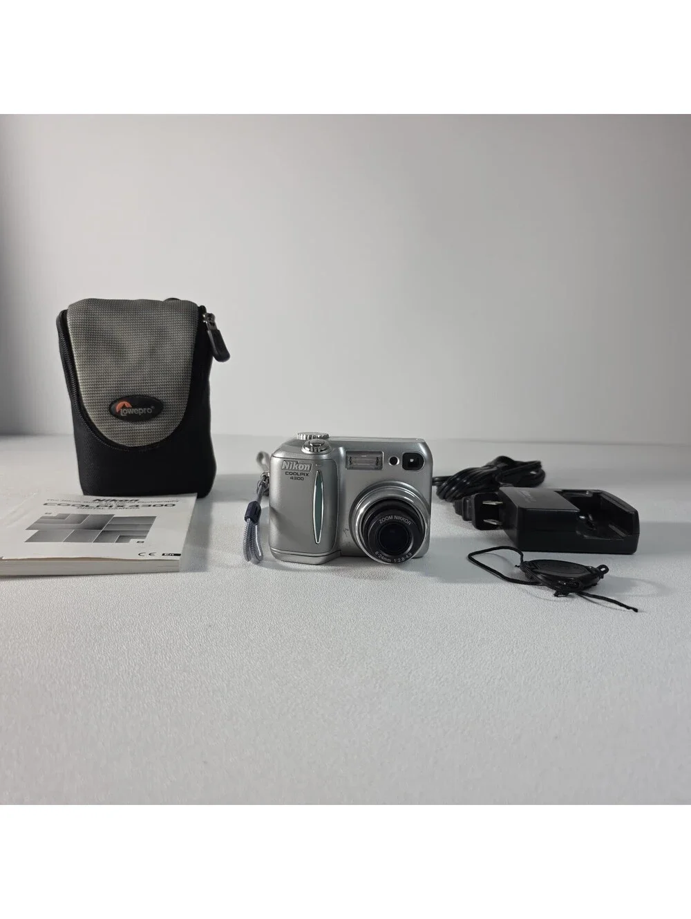 Nikon Coolpix 4300 Digicam, Retro Digital Camera, Battery, Case, Memory. Tested